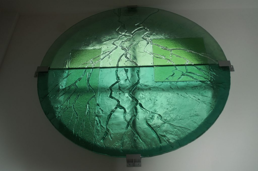 Artistic glass by Archiglass, Tomasz Urbanowicz at the Faculty of Electrical Engineering of Wroclaw University of Technology. All rights reserved.