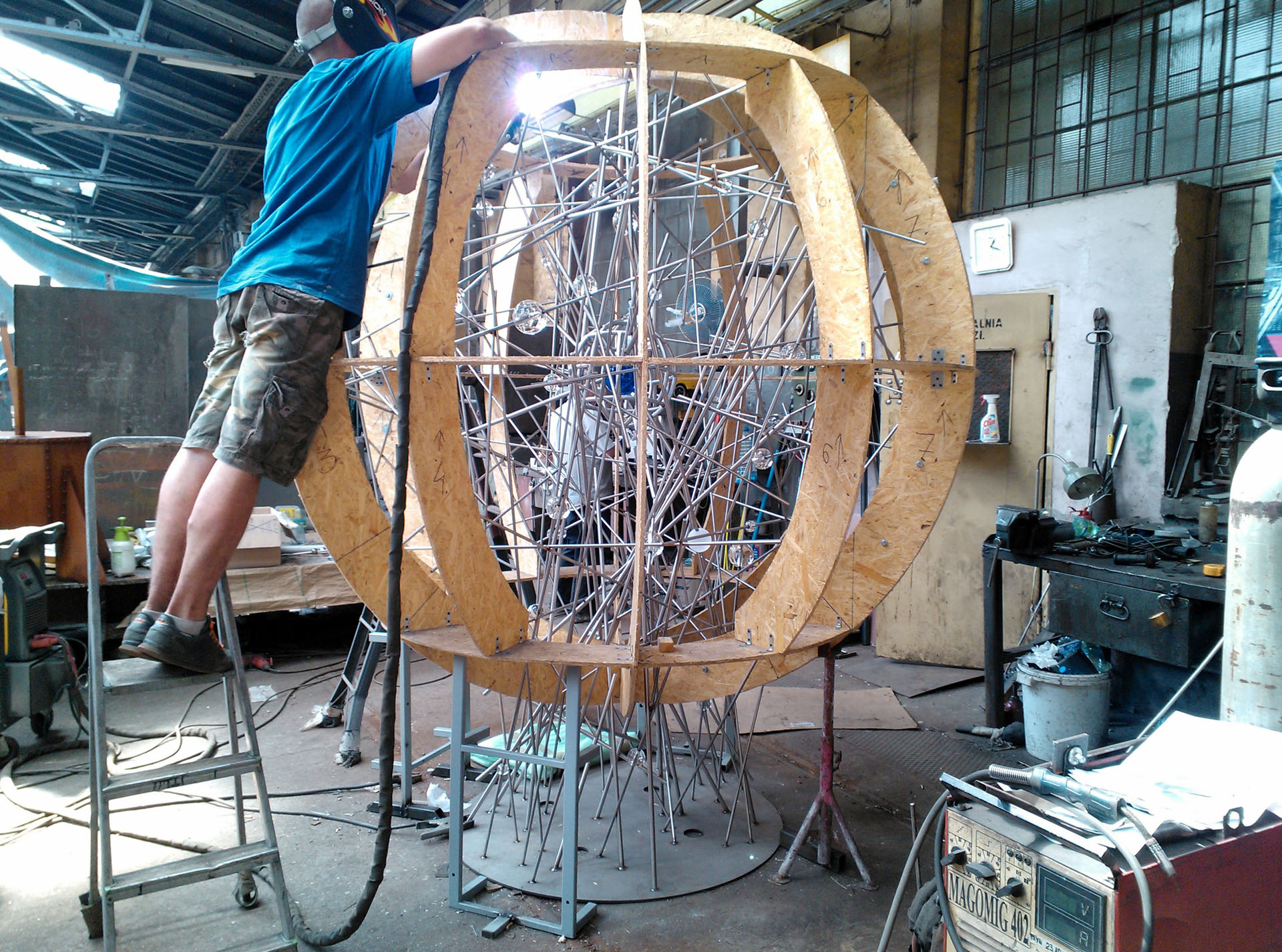 Artistic glass by Archiglass, Tomasz Urbanowicz, Creation Process, The Big Bang at Bialystok University Campus, Bialystok, Poland