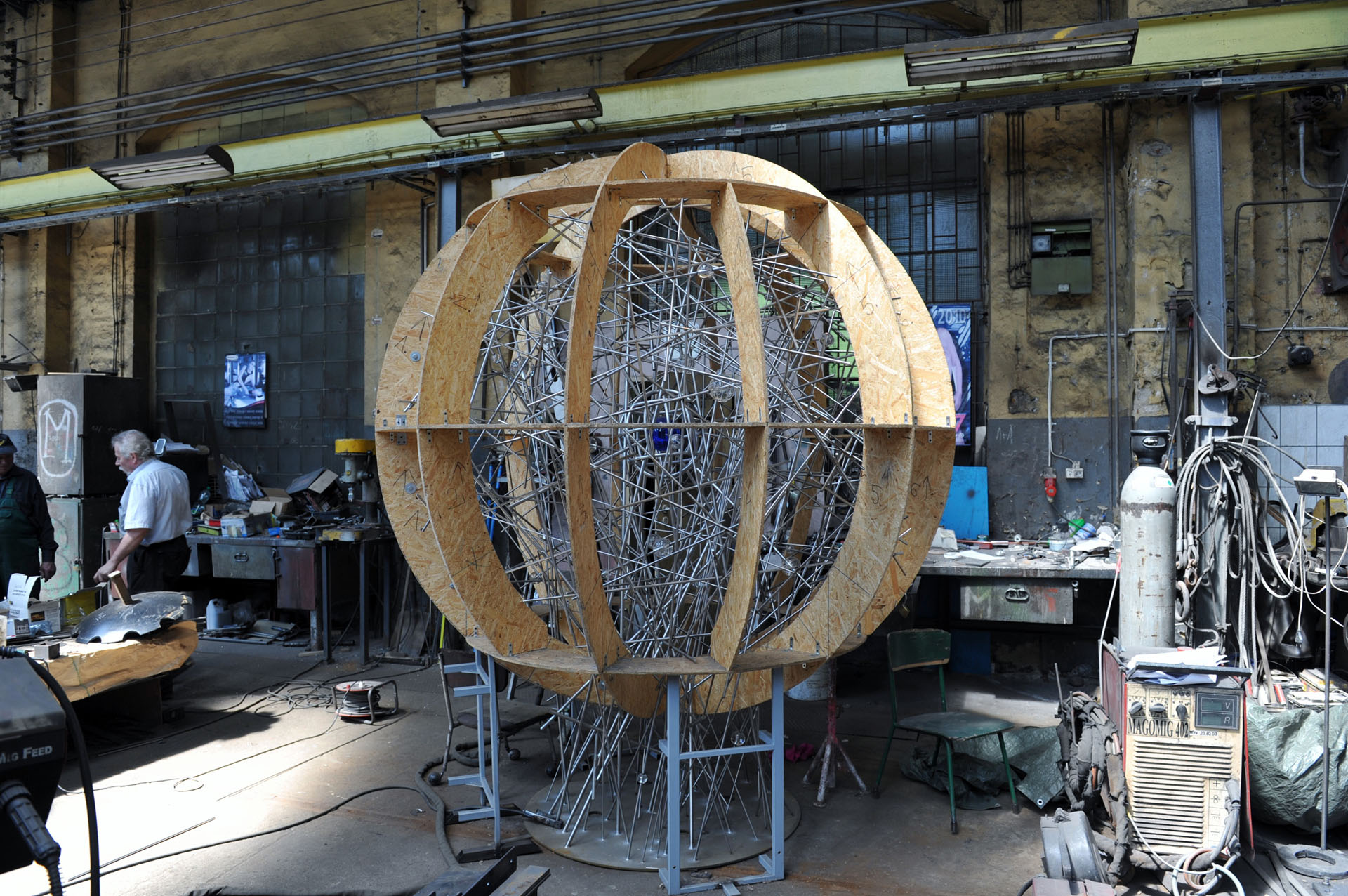 Artistic glass by Archiglass, Tomasz Urbanowicz, Creation Process, The Big Bang at Bialystok University Campus, Bialystok, Poland