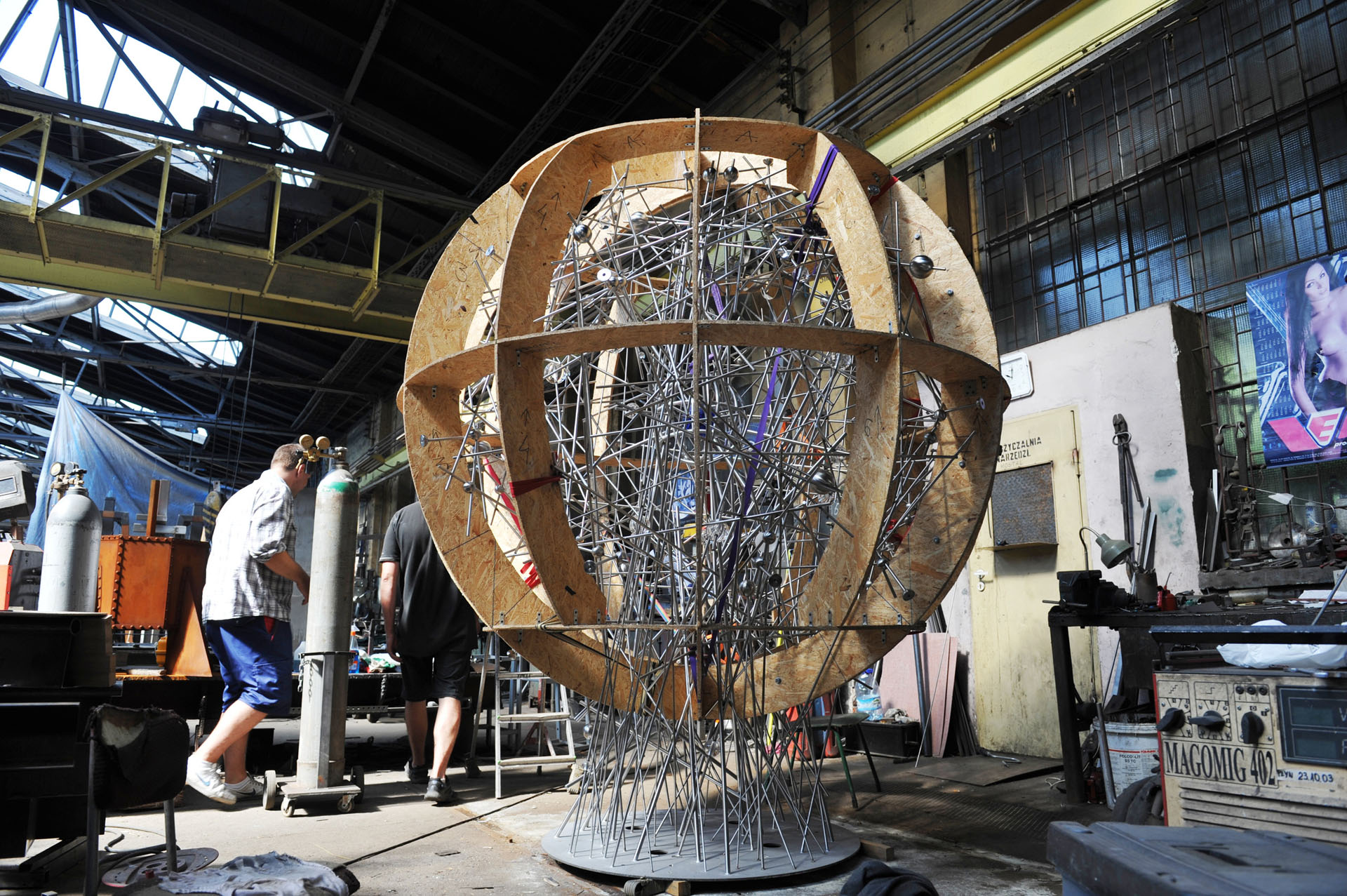 Artistic glass by Archiglass, Tomasz Urbanowicz, Creation Process, The Big Bang at Bialystok University Campus, Bialystok, Poland