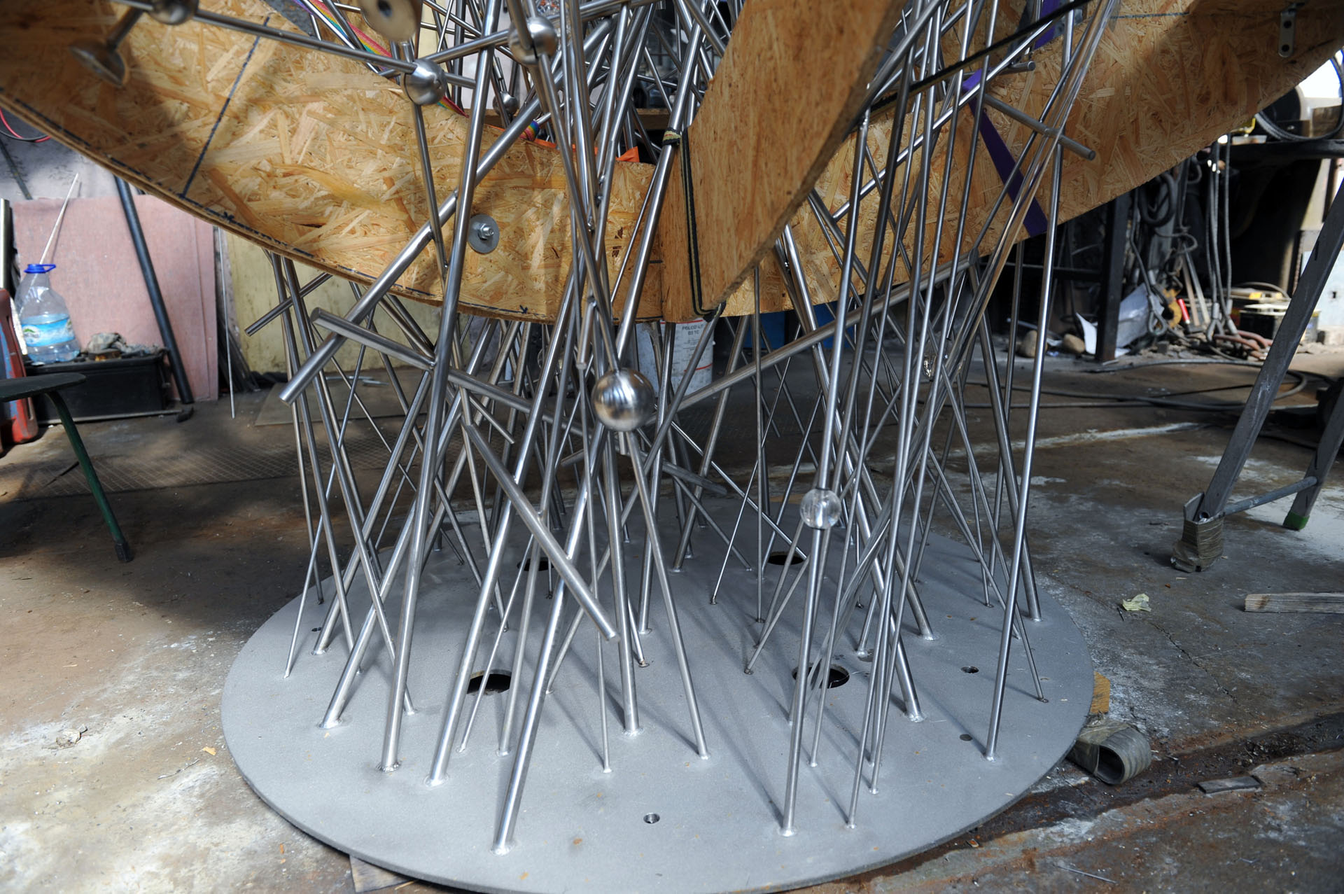 Artistic glass by Archiglass, Tomasz Urbanowicz, Creation Process, The Big Bang at Bialystok University Campus, Bialystok, Poland