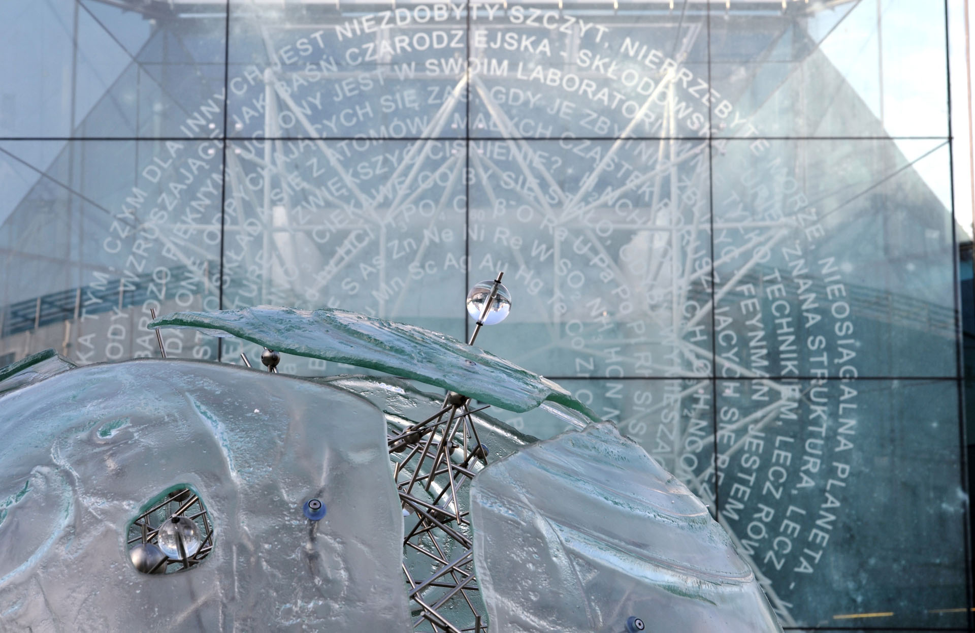 Artistic glass by Archiglass, Tomasz Urbanowicz, Creation Process, The Big Bang at Bialystok University Campus, Bialystok, Poland