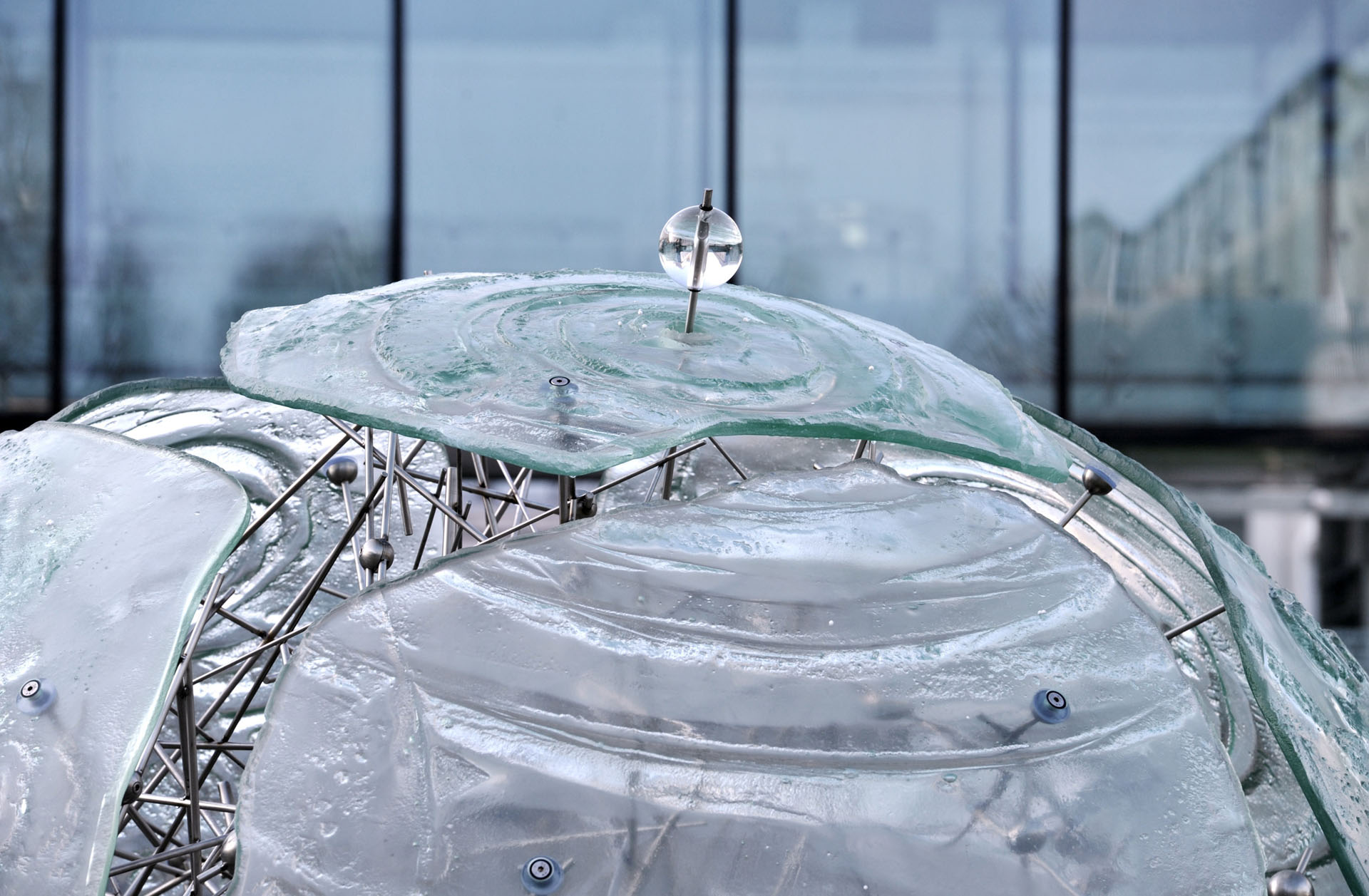 Detail of the artistic glass by Archiglass, Tomasz Urbanowicz, Creation Process, The Big Bang at Bialystok University Campus, Bialystok, Poland