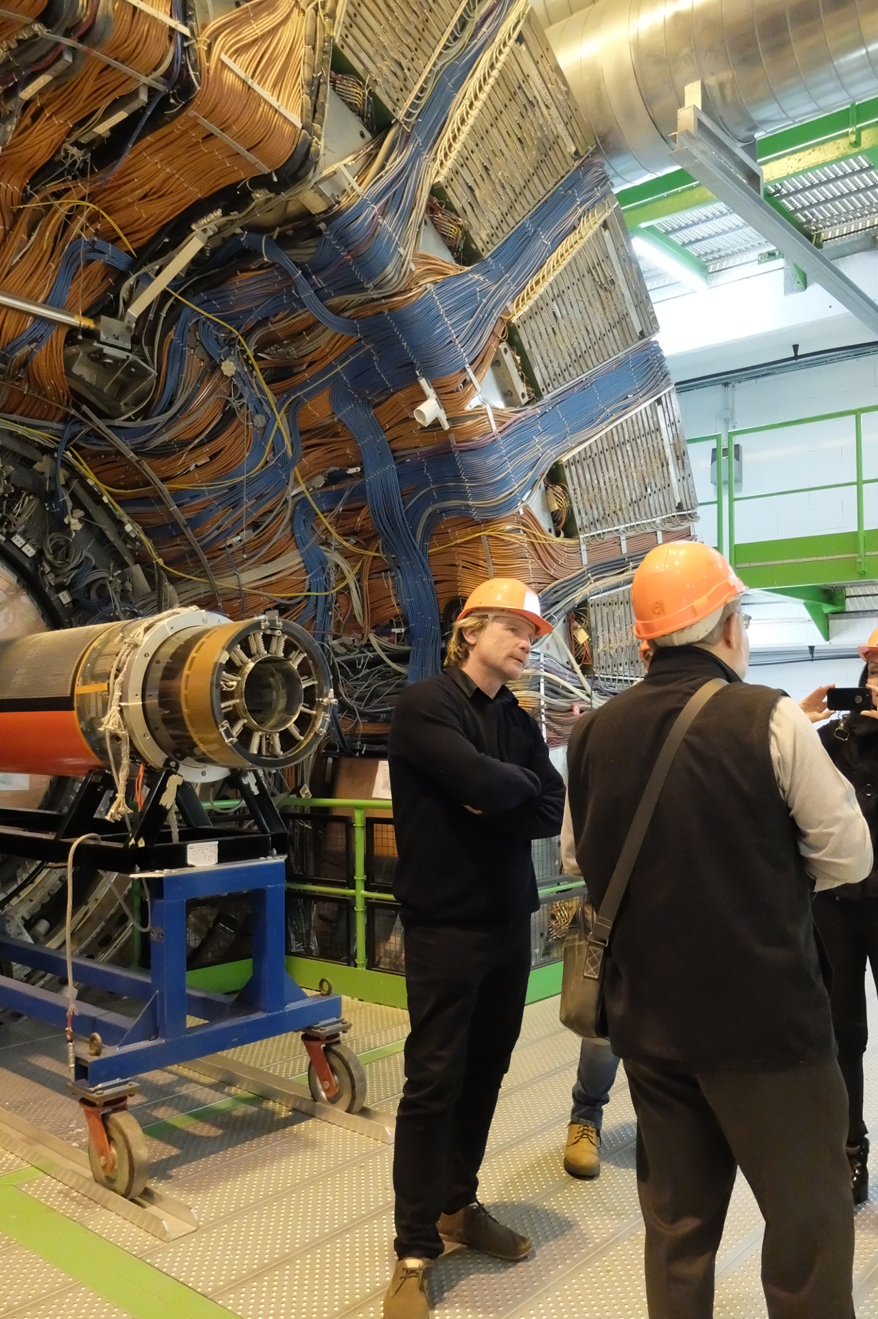 Artistic glass by Archiglass, Tomasz Urbanowicz, Creation Process, Visit in CERN